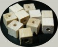 korálky dřevěné tříděné - kostka přírodní, 6mm