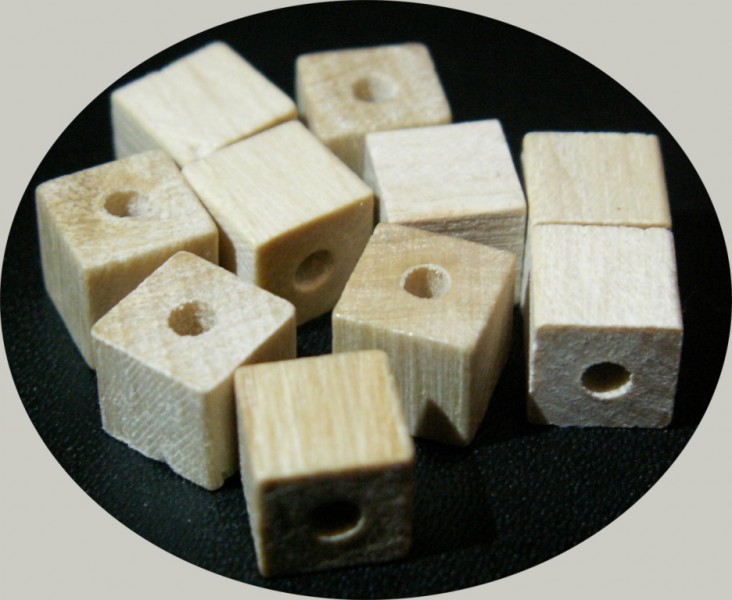 dřevěné kostky přírodní, 6mm - korálky